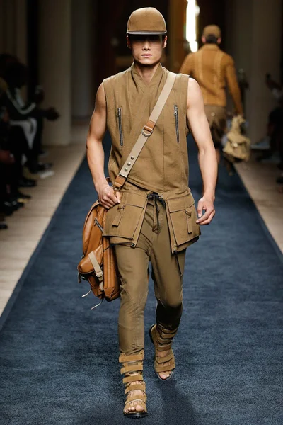 Look 2